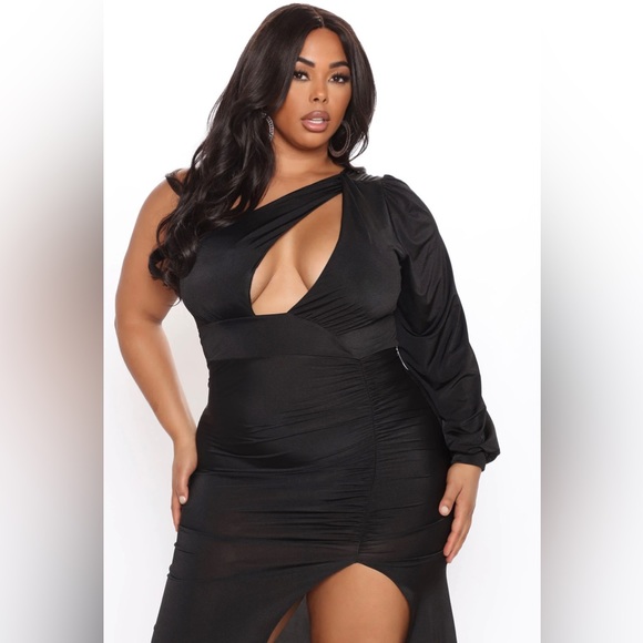 One Shoulder Ruched Formal Maxi Dress - Picture 2 of 4